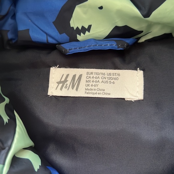 Dinosaur Puffer Vest - Picture 4 of 5